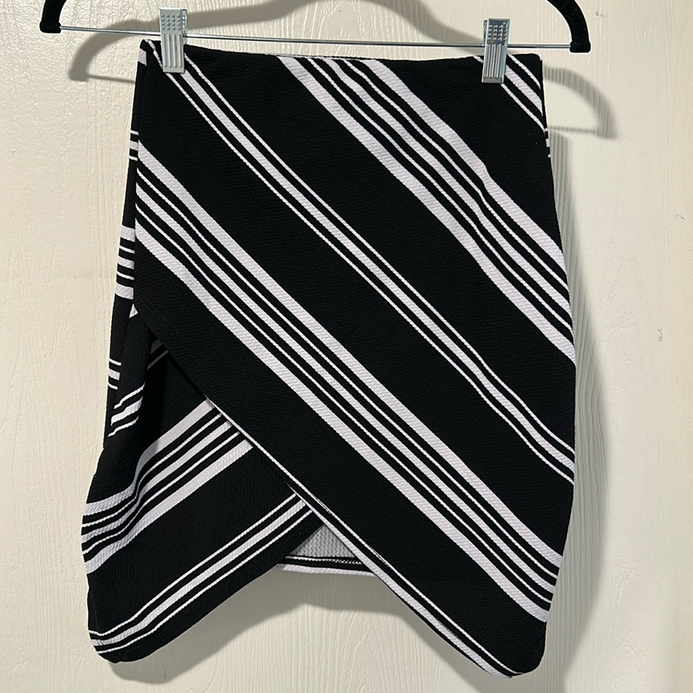 Black and White Charlotte Russe Pencil Shirt